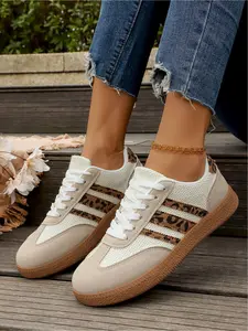 Spring and Autumn New Retro Leopard Pattern White Shoes, Women's Round Head Strap Casual Board Shoes, Versatile, Classic, Comfortable, Flat Bottom Single Shoes