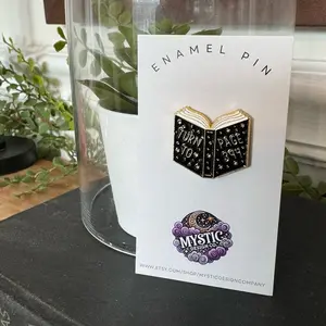 Turn To Page 294 - Harry Potter Enamel Pin