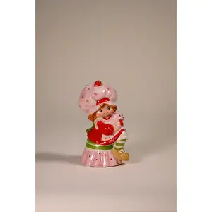 Strawberry Shortcake Pretty Sweet Figurine