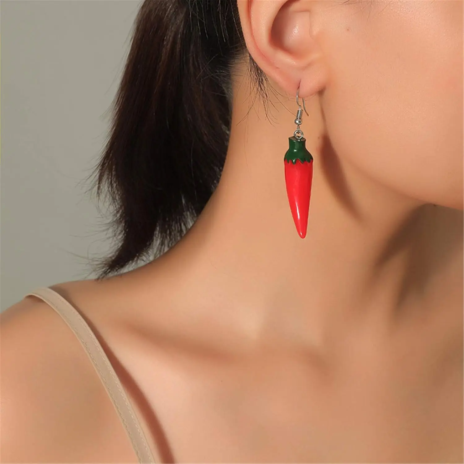 Women's 4.6cm Red Chili Pepper Resin Earrings, Casual Daily Food-Themed Lifelike Simulation Vegetable Lead-Free Dangle Drop Charm Earrings, Dangle Drop Charm Pendant Earrings