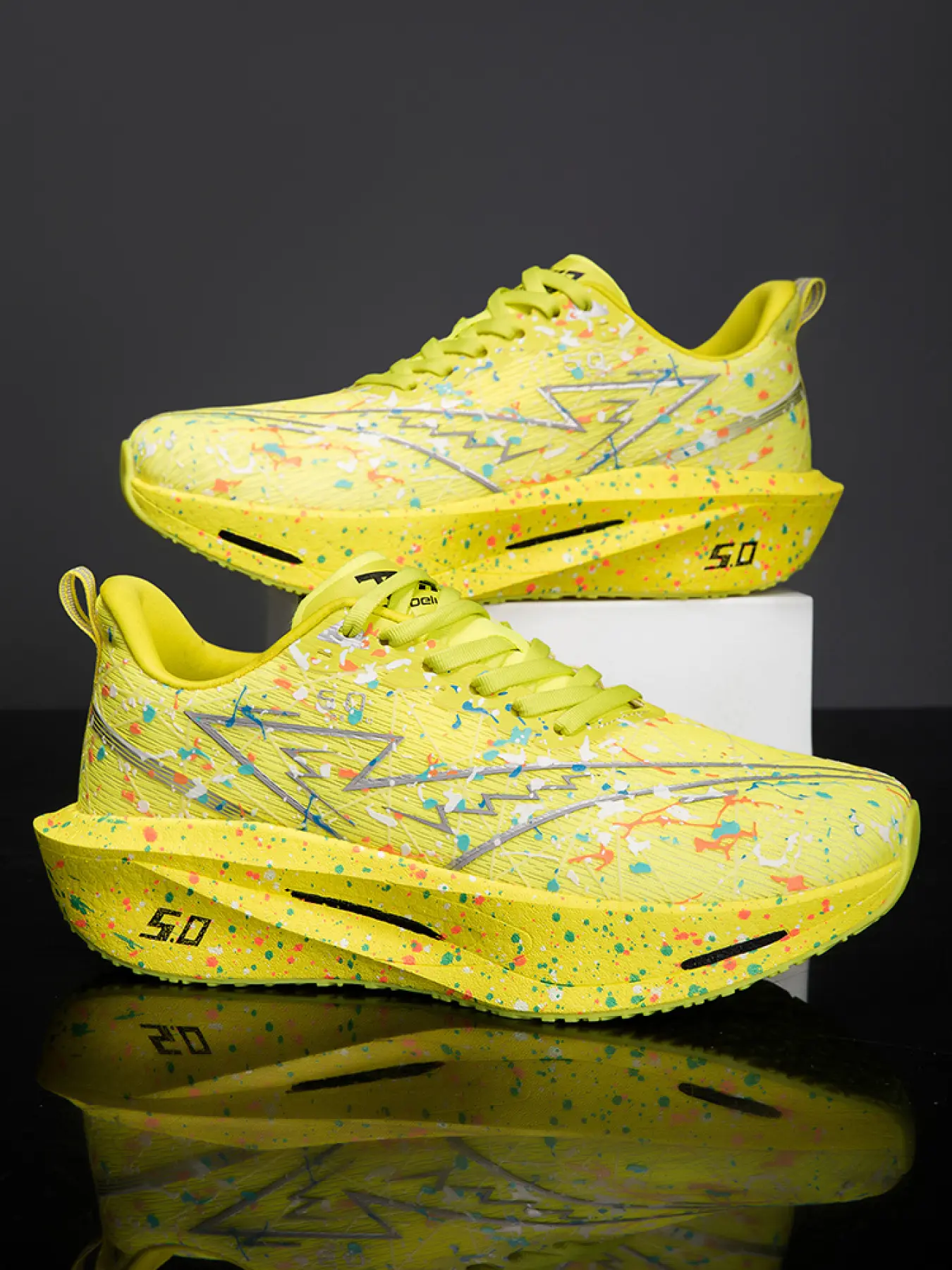 1 Pair Couple Full-Length Carbon Plate Popcorn Racing Shoes | Marathon Training Style | 23% Anti-Slip Upgrade + Breathable Mesh + Luminous Splash-Ink Design | Physical Races / Daily Long Runs / Marathon Training, Fashionable Running Shoes, Athletic Shoes
