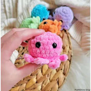 Random Color Blind Box Mini Crochet Octopus Plushies, Handmade Knitted Stuffed Plushies, Surprise Ocean Animal Ornament for Collection Gift