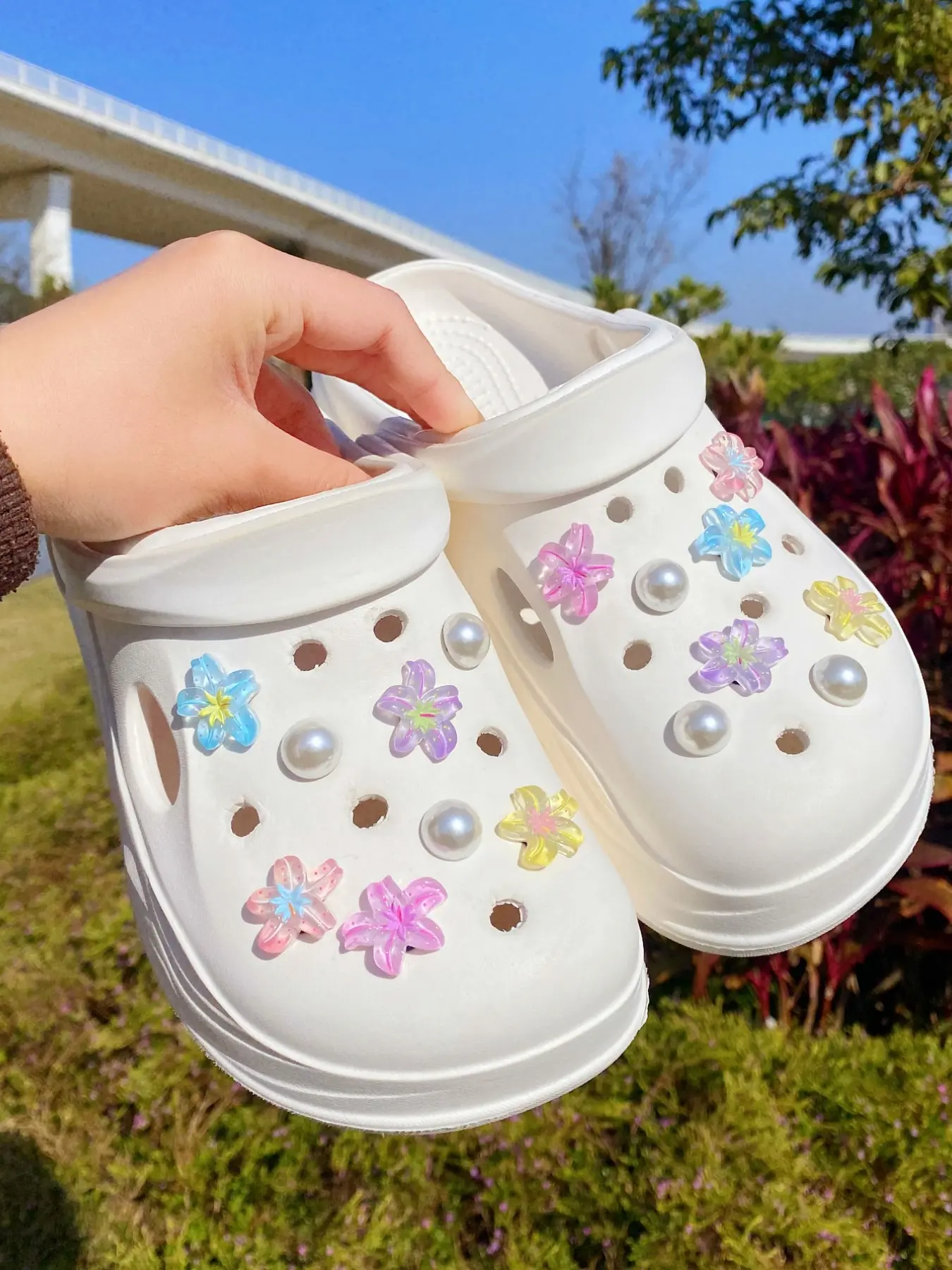 16 Piece Resin Flower Shoe Decorations Shoe Charms Set DIY Creative Casual Accessories Flower Shoes Decoration, Fun Multifunctional Personalized Footwear for Parties and Special Occasions
