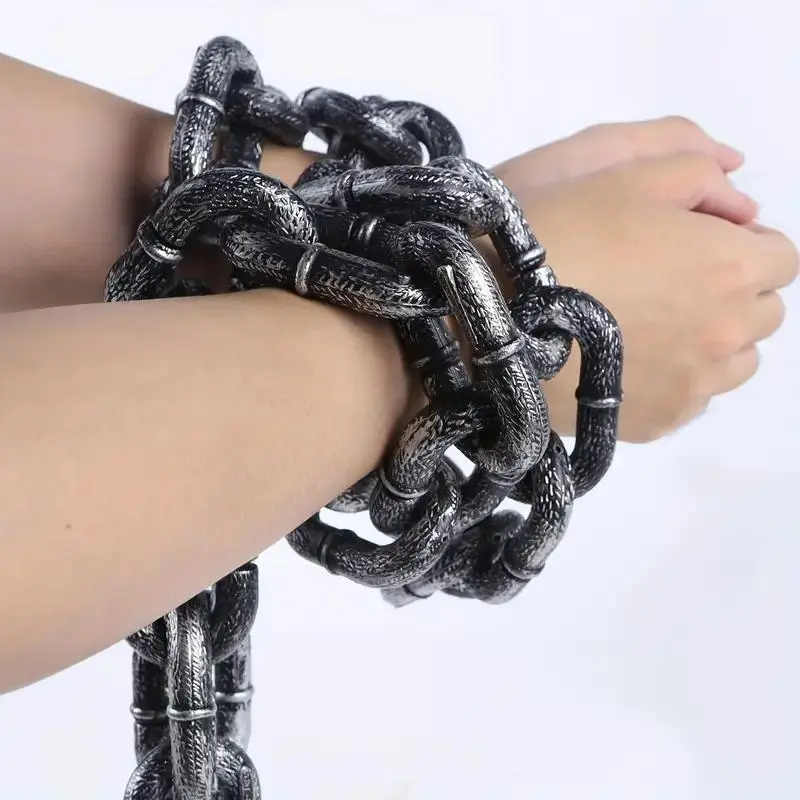 Classic Halloween Plastic Chain Prop, Spooky Creepy Costume Accessory, Haunted House Decoration, Perfect for Party Accessories, Decorations & Themes
