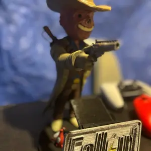 Fallout (The Ghoul) Controller Stand 3D Printed Hand Painted & Sanded Unique Item for Fallout Lovers