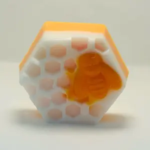 Large honeycomb wax melt