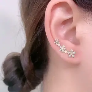 2026 New Trendy Niche Design Floral Stud Earrings with a High-End, Super Fairy-Like Atmosphere, Versatile Earrings E50096-EH