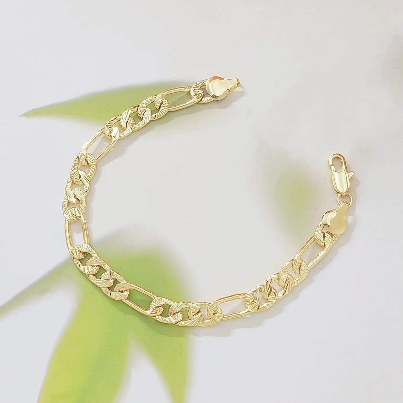18K Gold Plated Diamond Cut Figaro Link Bracelet 8.07 Inch, Fashion Gold Chain Bracelet for Women, Birthday Anniversary Jewelry Gift