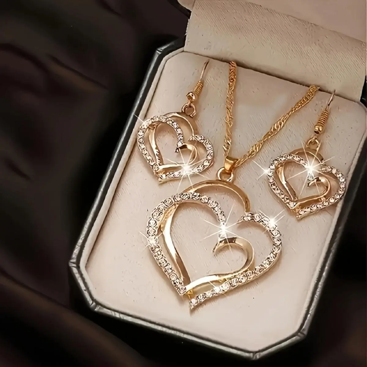 3-Piece Alloy Interlocking Heart Necklaces Set, Stylish Matching Couple Necklaces with Birthstones, an Exquisite Jewelry Gift for Valentine's Day, Stylish Accessories, Valentines Day, Heart Shaped Necklace, Meaningful Gifts
