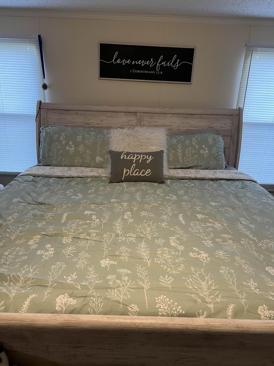 Item: 01 -Sage Green, King