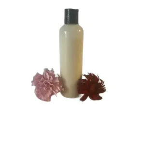 D’s moisturizing and nourishing shampoo. All natural.