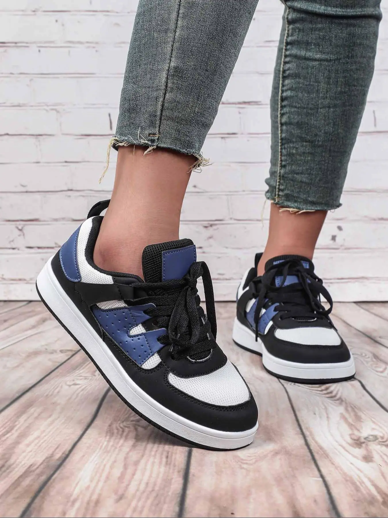 Women's Fashion Colorblock Patchwork Lace Up Low Top Sneakers, Casual Comfortable Breathable Sports Shoes, Female All-match Round Toe Shoes for Daily Wear, Lifestyle Colorblock Sneakers, Fashionable Casual Sneakers