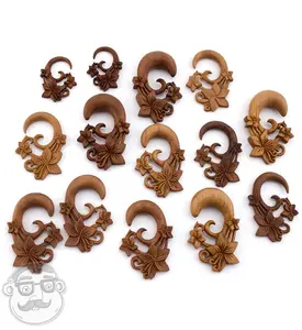 Tropical Flower Saba Wooden Hangers