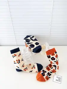 Women's Spring Summer Trendy Chic Mid-Calf Socks, Retro Artistic Forest Style, Versatile Graffiti Floral Pattern Print, Cute Flower Design