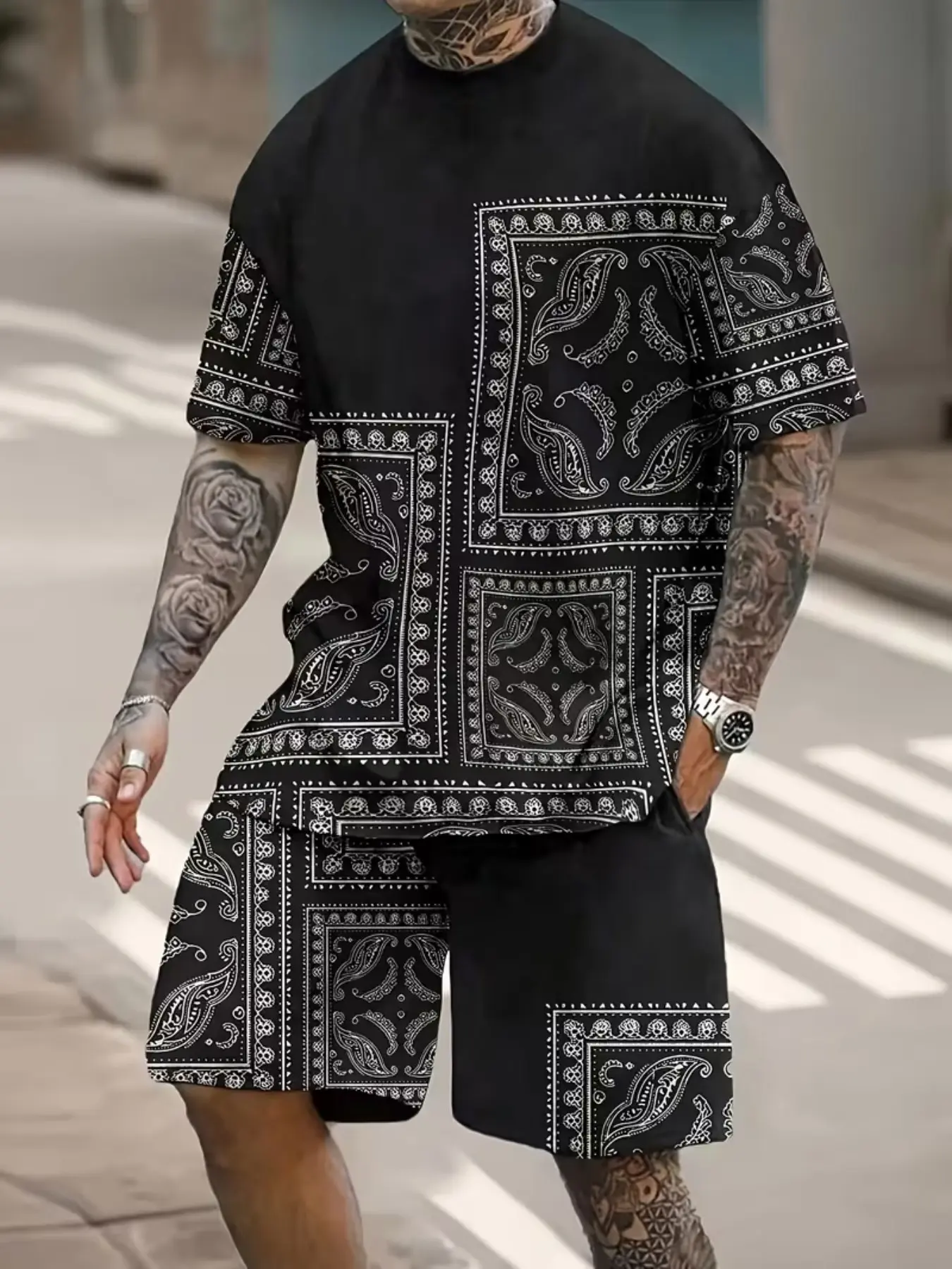 Men's Summer Hawaiian Tropical Geometric Print Casual Sports Outdoor Two-Piece Set, Streetwear Set, Round Neck Short Sleeve T-Shirt & Drawstring Pocket Shorts, Micro-Stretch Knit Fabric, Menswear