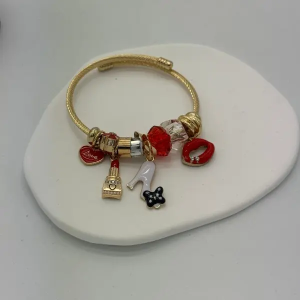 Red Lipstick & High Heel Charm Bracelet, Gold Red Lips & Heart Pendant Bangle, Fashion Glamour Makeup Aesthetic Jewelry Gift for Women