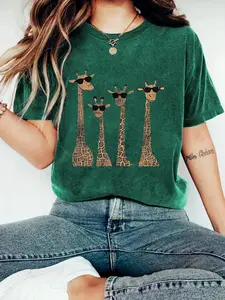 Women's Giraffe Print Round Neck Tee, Fashion Casual Crew Neck T-Shirt for Daily Holiday Vacation Outdoor Wear, Ladies Clothes for Summer, Womenswear