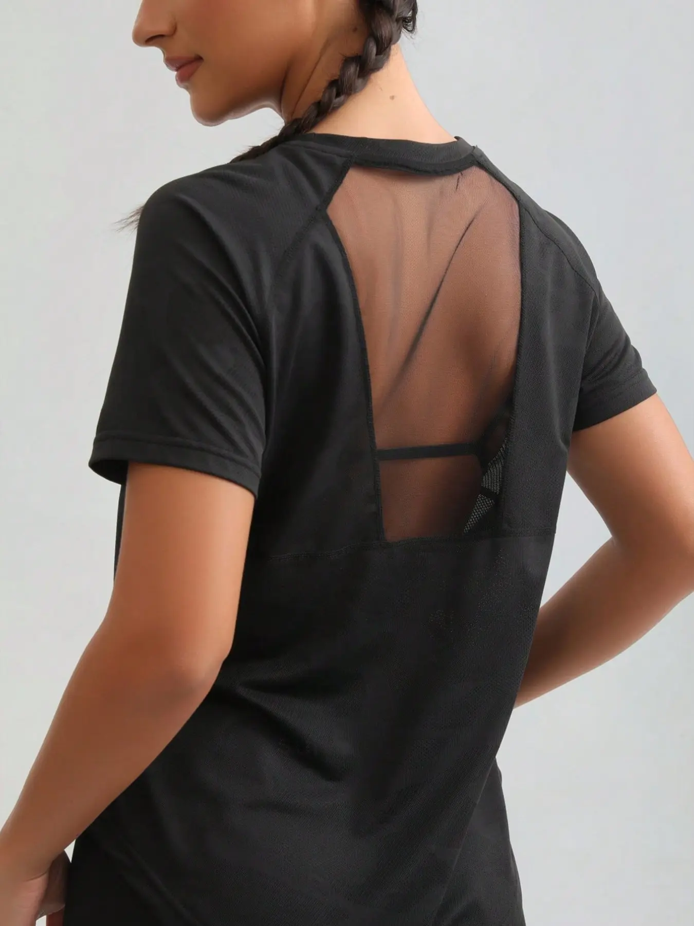 Summer Backless Yoga Pilates Women's Sports Fitness Running Training Top, High Stretch Skin-Friendly Thumb Hole Mesh Outdoor Short Sleeve Tee, Breathable Athletic Top, Breathable Workout Tops