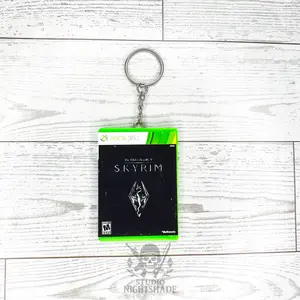 Mini Case Keychain Inspired by Skyrim | Magnetic Opening Case with Mini Disc