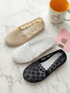 3 Pairs Women's Crew Socks, Soft Cotton Sole, Lace Trim, Non-Slip Silicone Bottom, Invisible Thin Design, Summer Daily Wear, Versatile with Flat and Heeled Shoes