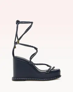 Donna Sandal