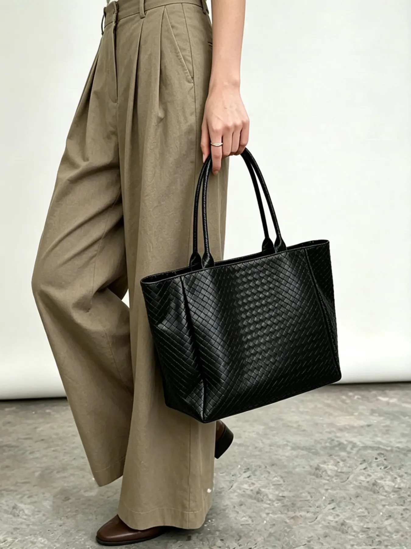 Korean Style Woven Soft Leather Tote Bag, PU Leather Tote, Large Capacity, Trendy Commuter Shoulder Bag, Everyday Work Bag, Versatile Shopping Bag, Fits Laptop