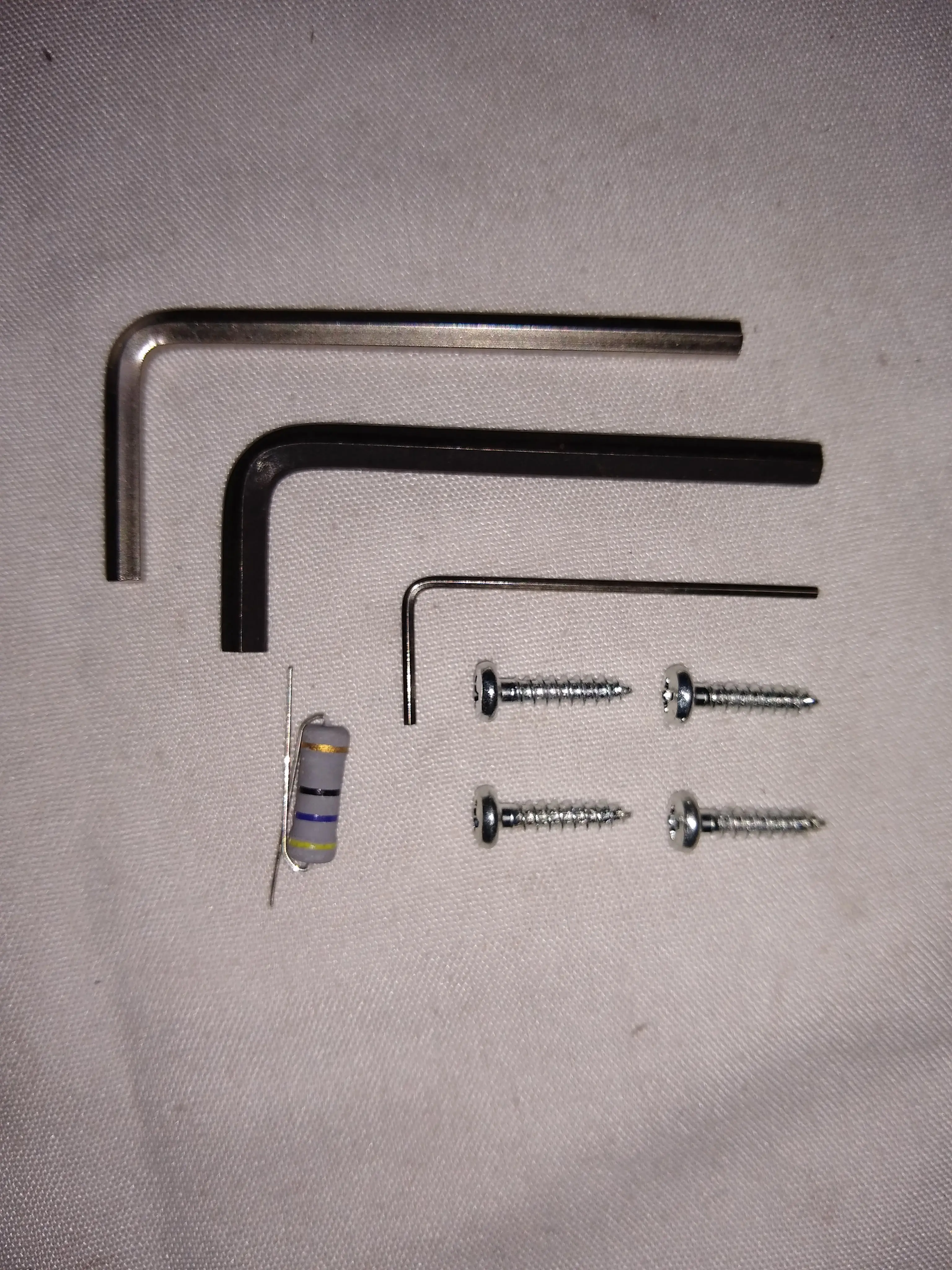 RXC20D/RXC50D ACCESSORY KIT INCLUDES A RESISTOR, SCREWS AND 2 HEX KEYS