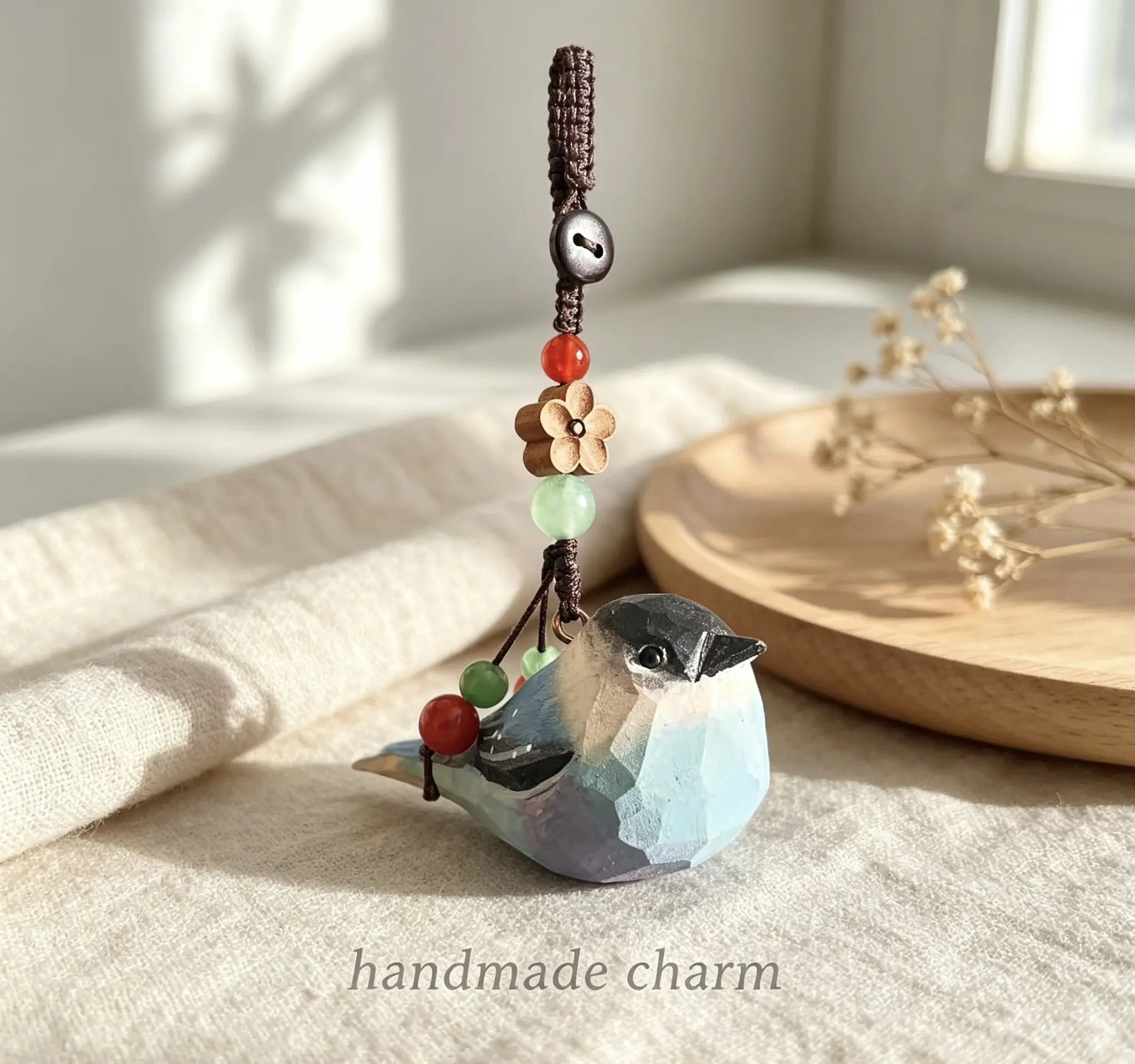 Hand-Carved Woodcraft Bird Magpie Keychain, Birds Theme Bag Pendant for Classic & Novelty Toy Collectors, Hand-Carved Craft