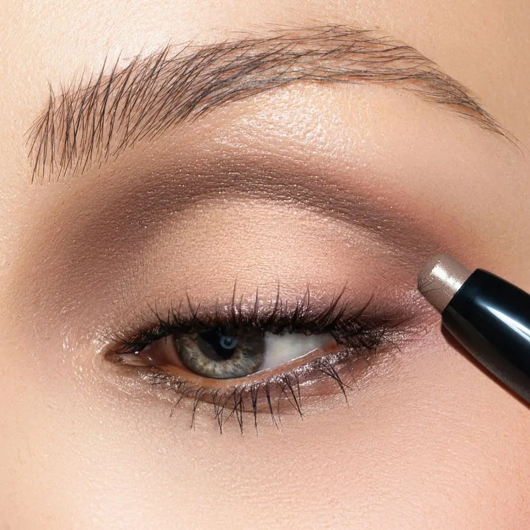 Perfect Fit | A Velvety Nude Contour Satin Eyeshadow Stick Perfect Fit | A Velvety Nude Contour Satin Eyeshadow Stick