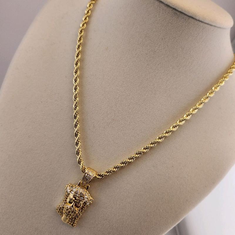 33- Jesús Pendant & Chain in 14K Laminate Gold - Elegant Jewelry Necklace for Men and Women - Perfect Gift Option