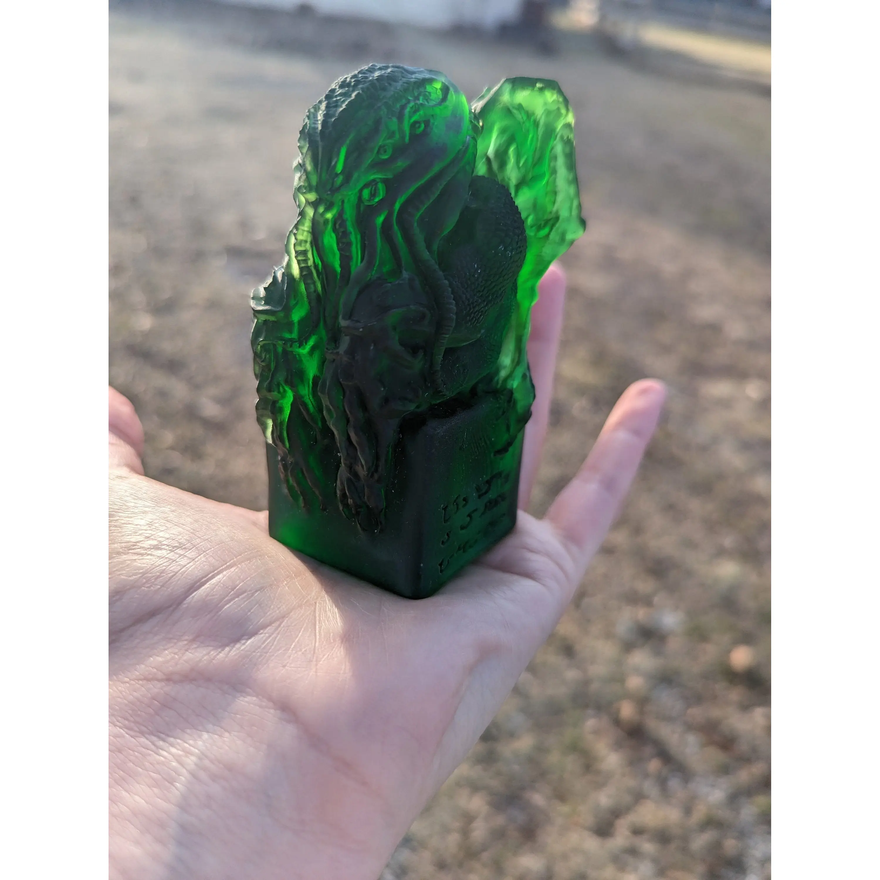 Faux Emerald Cthulhu Statue Lovecraft Gifts Resin Statue Horror Resin Crystal Gifts for Him Horror Gifts Office Trinkets Cthulhu Idol Resin