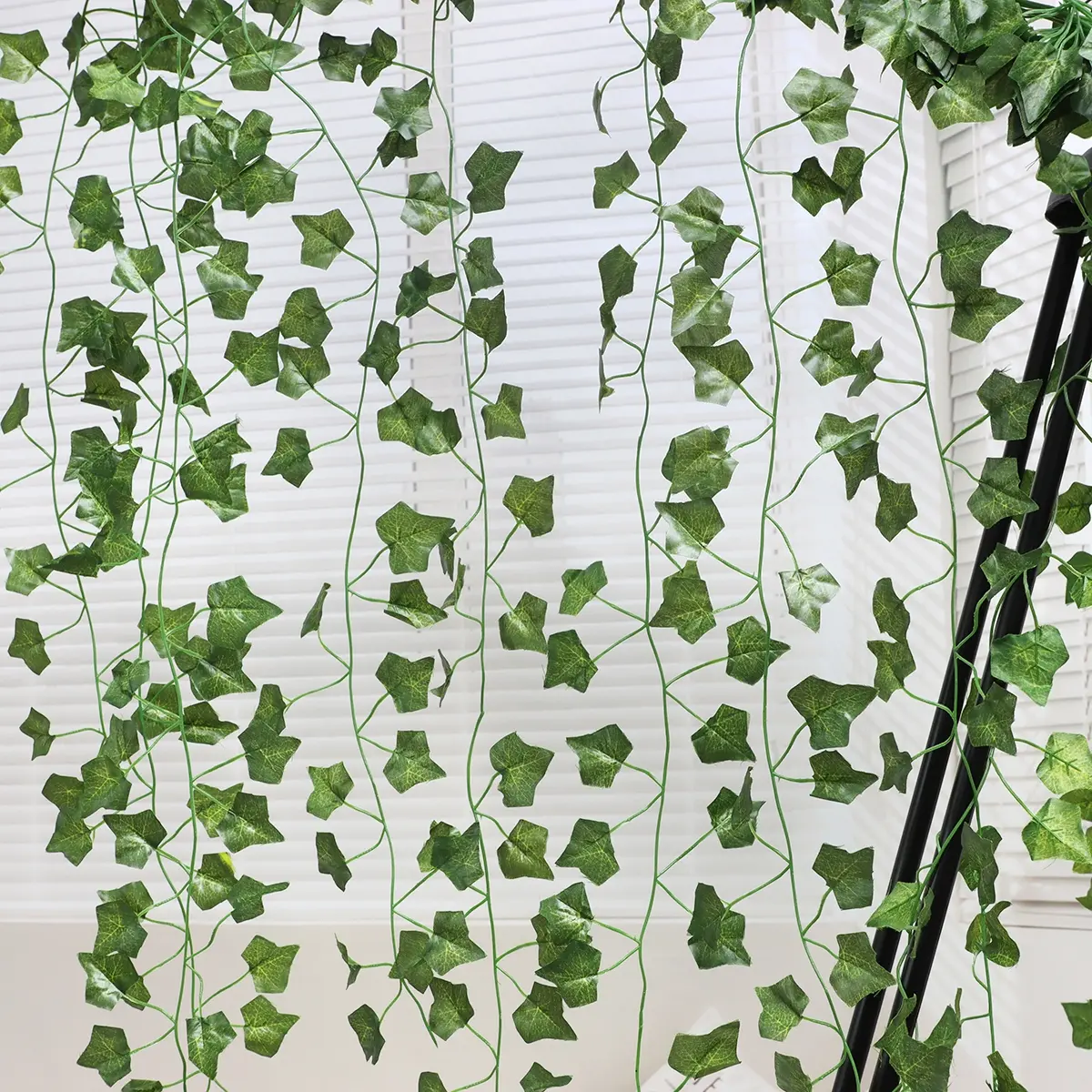 Valentine's Day Wall Hanging Simulation Faux Plastic Vine Ornaments for Room Decor, DIY Spring Green Artificial Leaf Vine, Plastic Simulation Leaves, Decorative Plants for Home Wedding Party Decoration, Fake Indoor Plants, Artificial Plant Vines