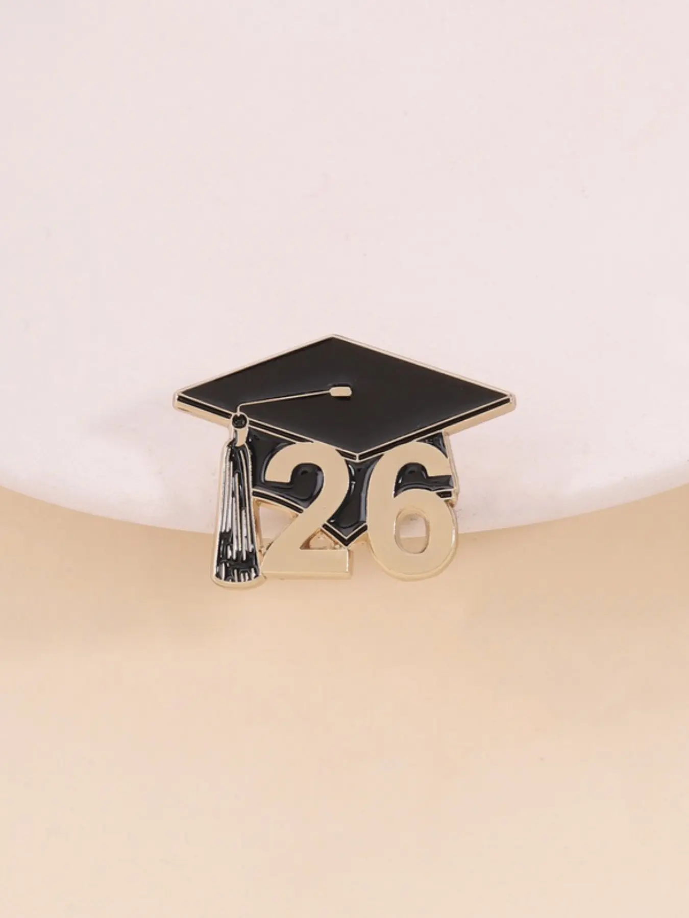 2026 Graduation Hat Enamel Badge, Graduation Memorial Pin, Brooches, Lapel Pins, Alloy Brooch Pin, Elegant Accessory for Graduates, Perfect Gift for Graduating Students