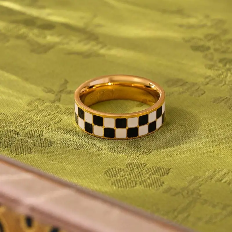 1pc Stainless Steel Black & White Checkered Tarnish Resistant Ring, Material, Harmless To Body, Eternal Classic Element, High-Quality Minimalist Style For Daily Wear, Fashion Ring, Jewelry Rings