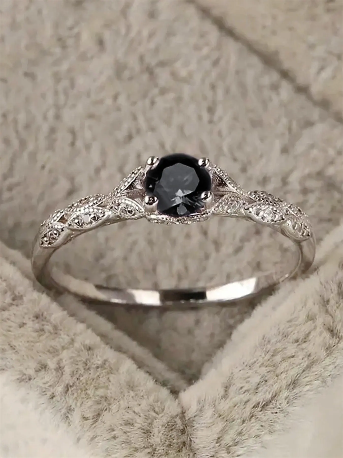 1 PC Fashion Cubic Zirconia Ring Solitaire Engagement Ring Artificial Zircon Rings For Women For Valentine's Day Gift Wedding Engagement Anniversary Party Jewelry