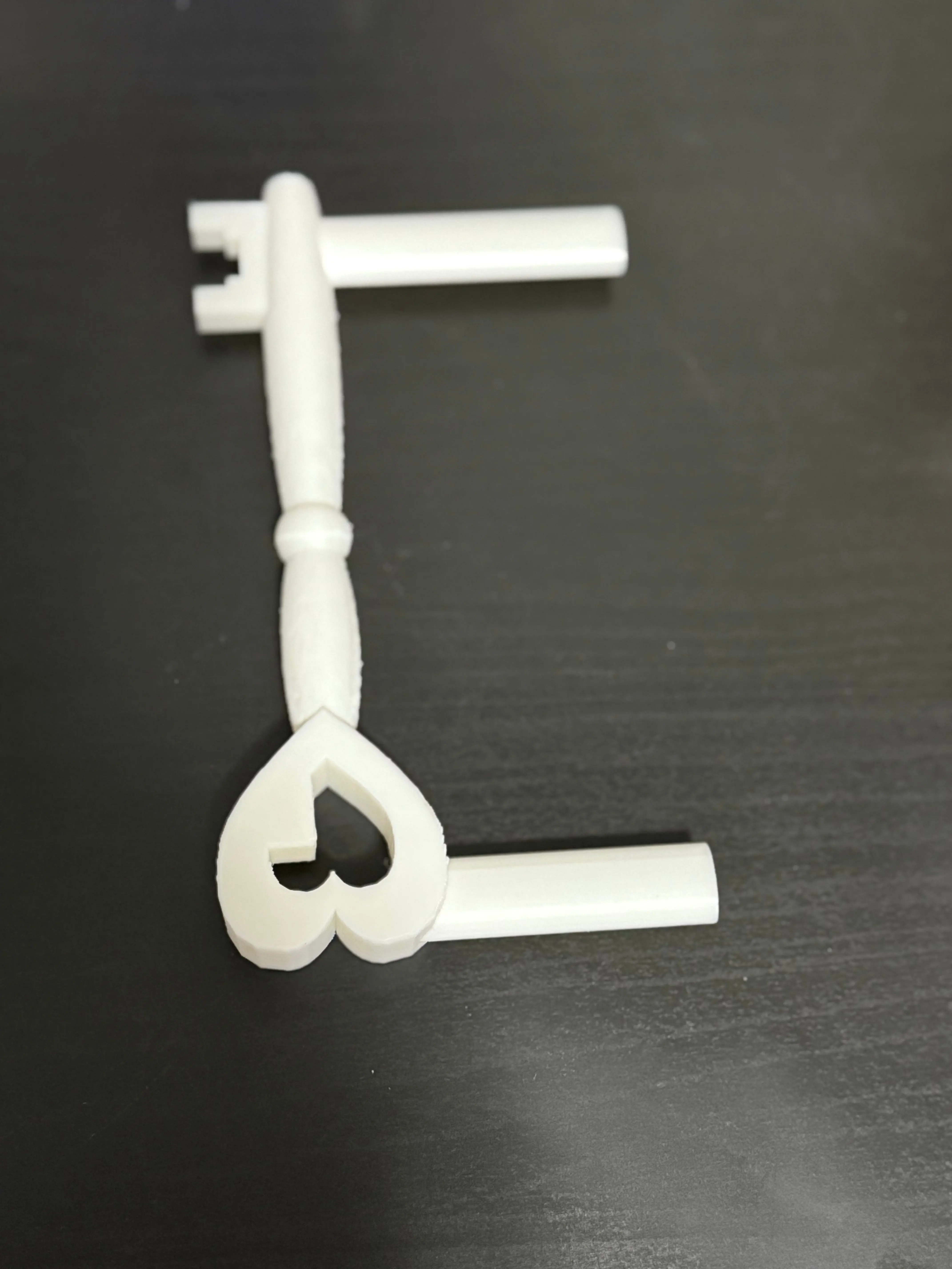 🔑 Key-Shaped Epoxy Tumbler Handle