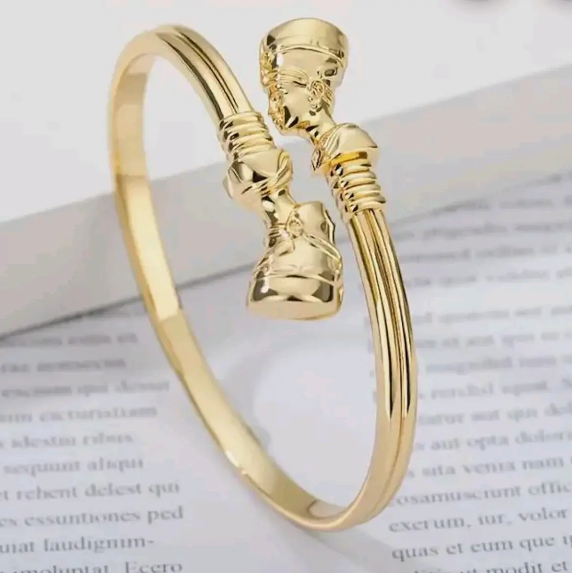 18K Gold-Plated Nefertiti Bangle Egyptian Queen Cuff Bracelet Adjustable Dual Heads Open Design Unisex Jewelry