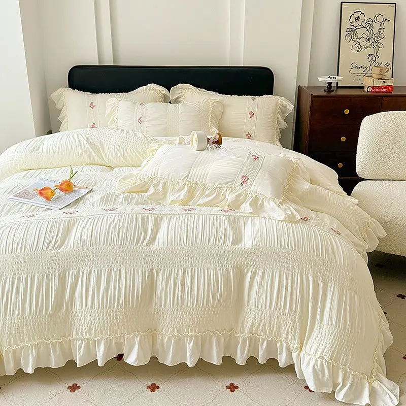 4pcs Solid Bubble Textured Bedding Set With Lace Fringe, Cute Princess Style Bed Sheet Set, Aesthetic Minimalist Korean Vintage Bedding, Soft Premium Texture Duvet Cover & Fitted Sheet For Bedroom Apartment, Complete 4 Piece Bedding Set