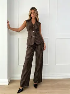 A women's fashionable brown striped light luxury suit set, exquisite, durable, comfortable and stylish, suitable for commuting to work, shopping and playing indoors and outdoors