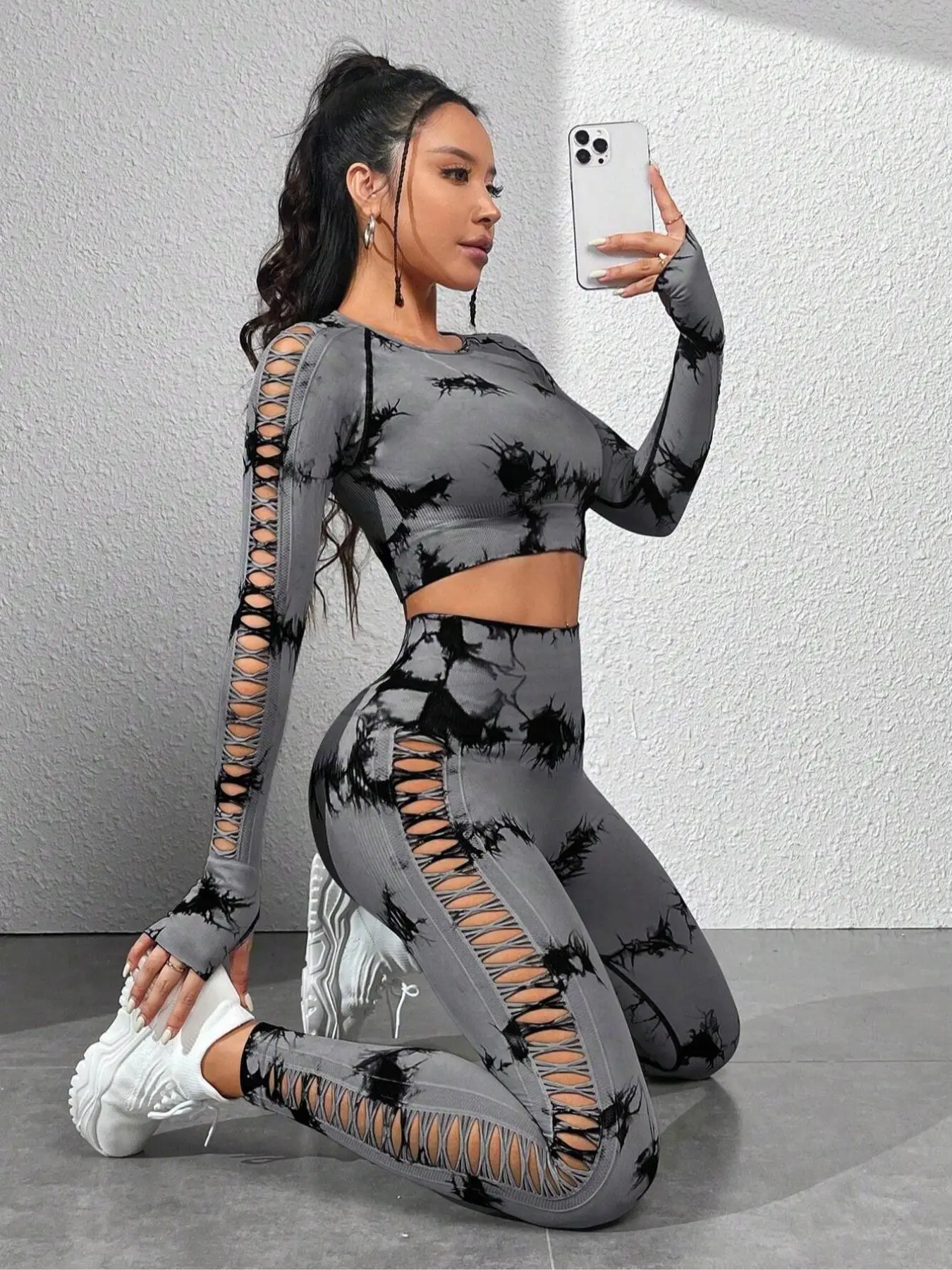 Two-piece Set Women's Tie Dye Print Hollow Out Long Sleeve Crop Tee & High Waist Leggings Tracksuit Set, Sporty Round Neck Raglan Sleeve Top & Pants S