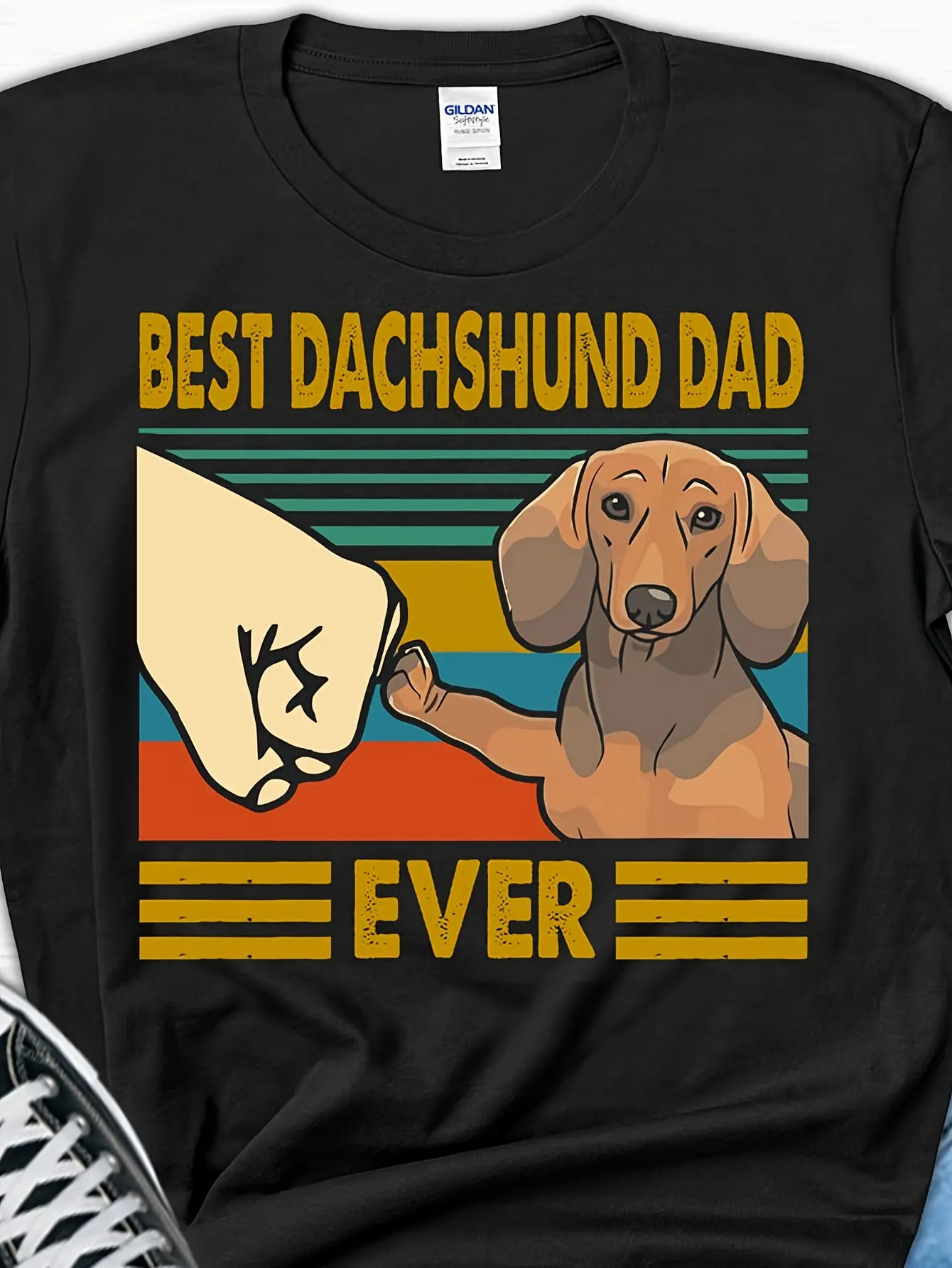 Best Dachshund Dad Ever Funny Dog Lover T-Shirt - Retro Dachshund Graphic Tee with Thumbs-Up Dachshund & Lettering, 220gsm Heavyweight Unisex Round Neck Short Sleeve Shirt for Men & Women, Father'S Day Gift for Dachshund Owners, Doxie Daddy Apparel