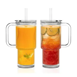 26 oz (approx. 737.1 g) Ribbed glass mug with handle and lid, 2-pack clear large iced coffee mug with straw, spill-resistant glass mug, suitable for both cold and hot drinks, aesthetically pleasing travel mug for smoothies, tea, and juice.