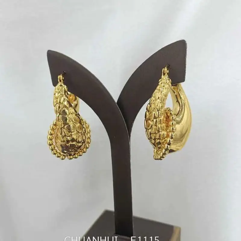 High quality fashion jewelry earrings 18k High quality fashion jewelry earrings 18k