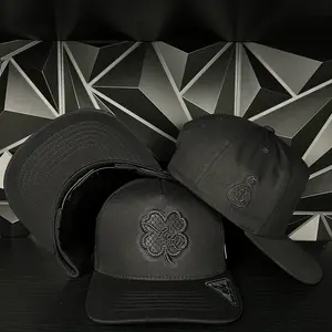 Luckily clover SnapBack hat-black