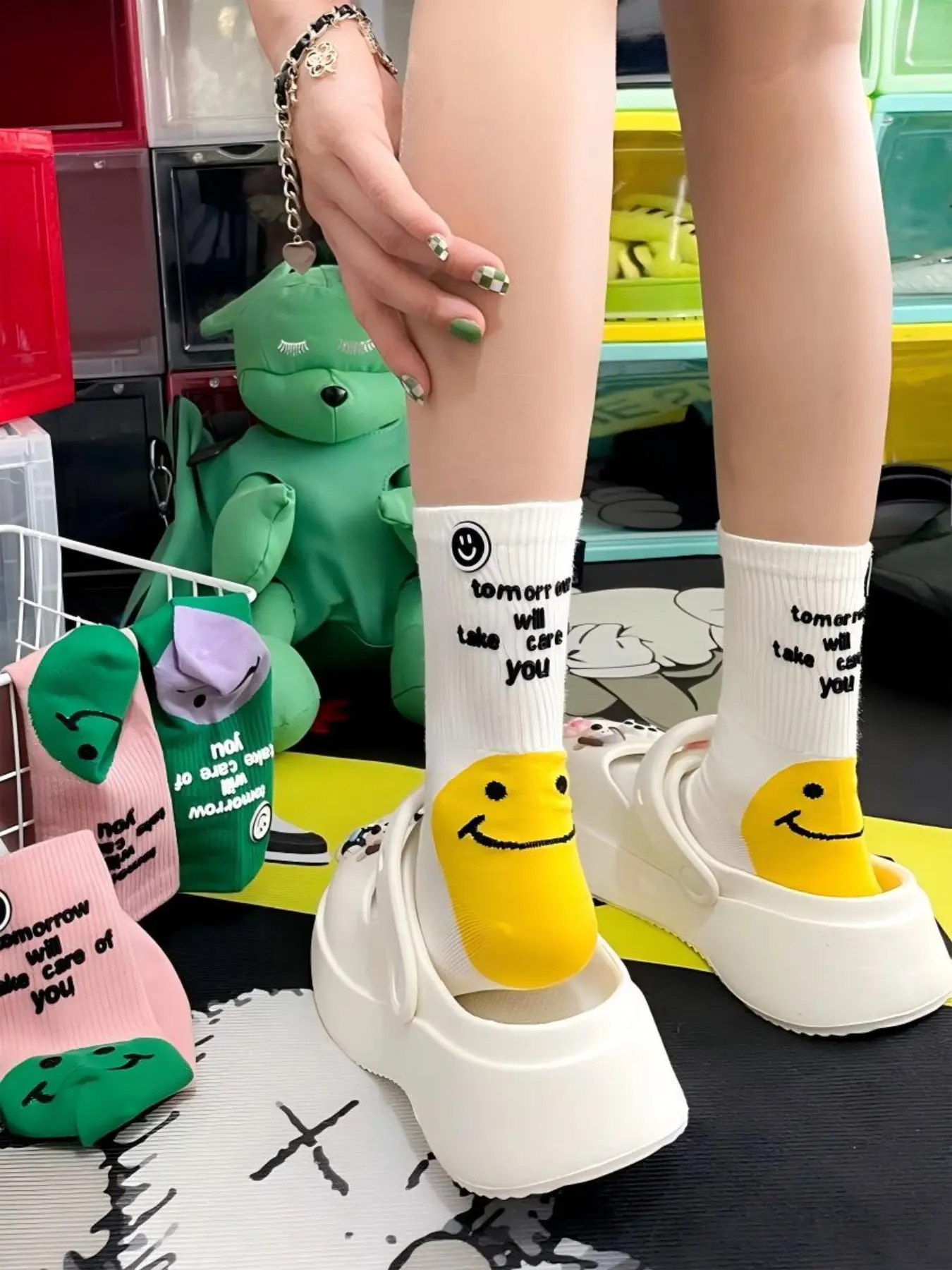 5 Pairs Trendy Smiley Letter Crew Socks, Colorblock Emoji Socks, Versatile Casual Student Long Socks, Multicolor Weekday Socks