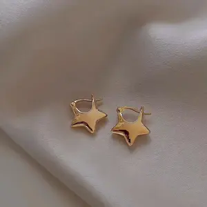 Sleek And Shiny Five-Pointed Star Earrings Featuring a Unique Design, Three-Dimensional Stars, And Adaptable for Various Styles