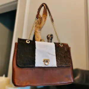 Éclat Tricolore Cowhide Clutch