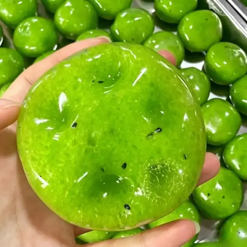 Realistic Kiwi Slush Squeeze Ball, Non-Rebound Moldable Fidget Toy, Cool Tactile Hobby Collectible, Novelty Summer Stress Relief Gift for Tropical Fruit Sensory Toy Fans