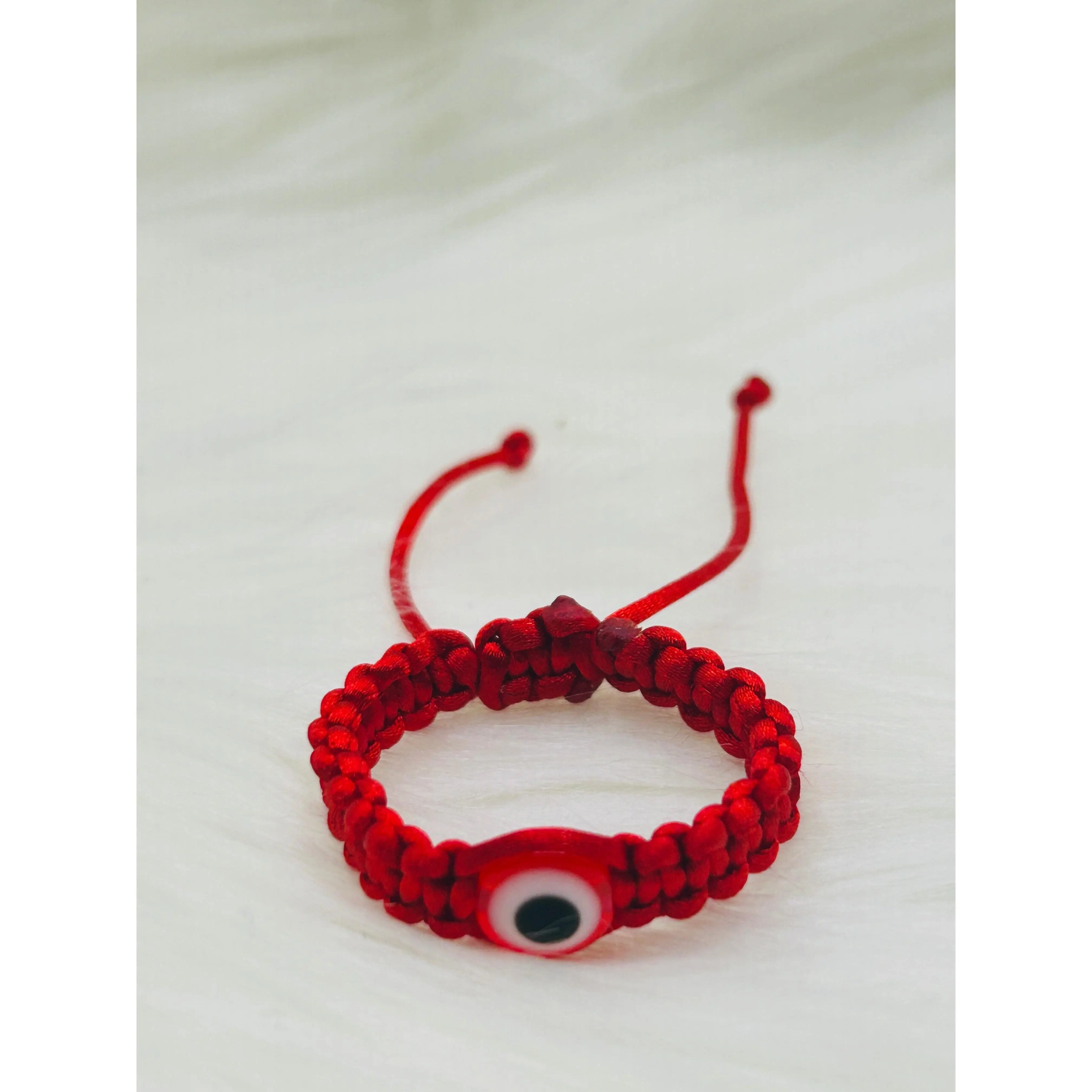 Eye Made of Thread - Simple Design for Everyday Wear Eye Made of Thread - Simple Design for Everyday Wear