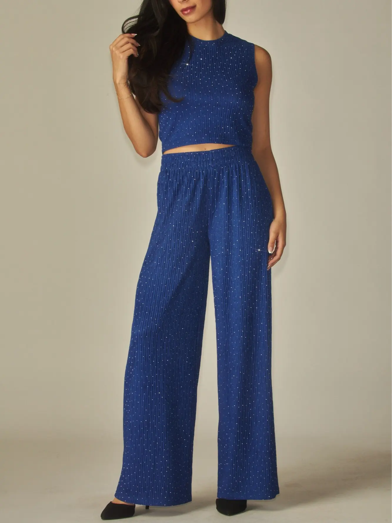 Crinkled Plisse Pants and Sleeveless Top Set With Rhinestones -  Conjunto De Pantalón & Top Sin Mangas En Material Plisado Arrugado Con Pedrería